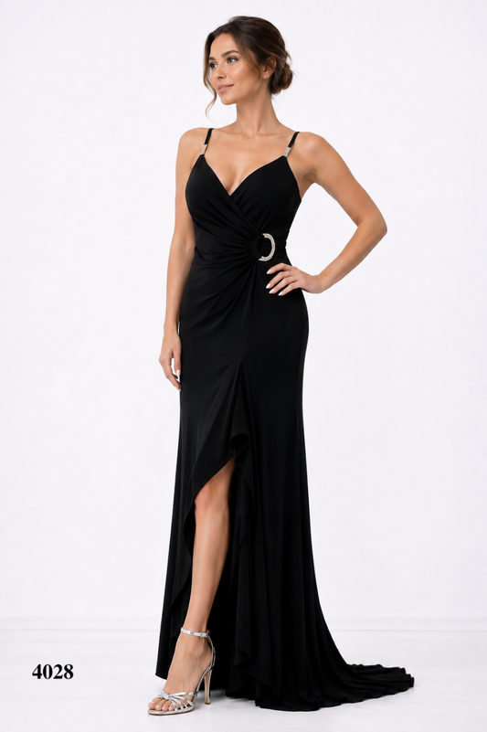 Strapy Gown With High Slit on The Left and Small Train in The Back