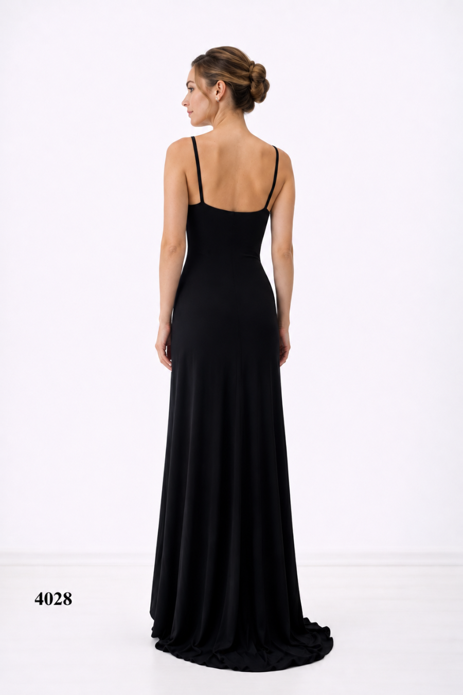 Strapy Gown With High Slit on The Left and Small Train in The Back